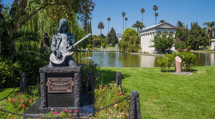 Hollywood Forever is yet another of my favorite famous cemeteries